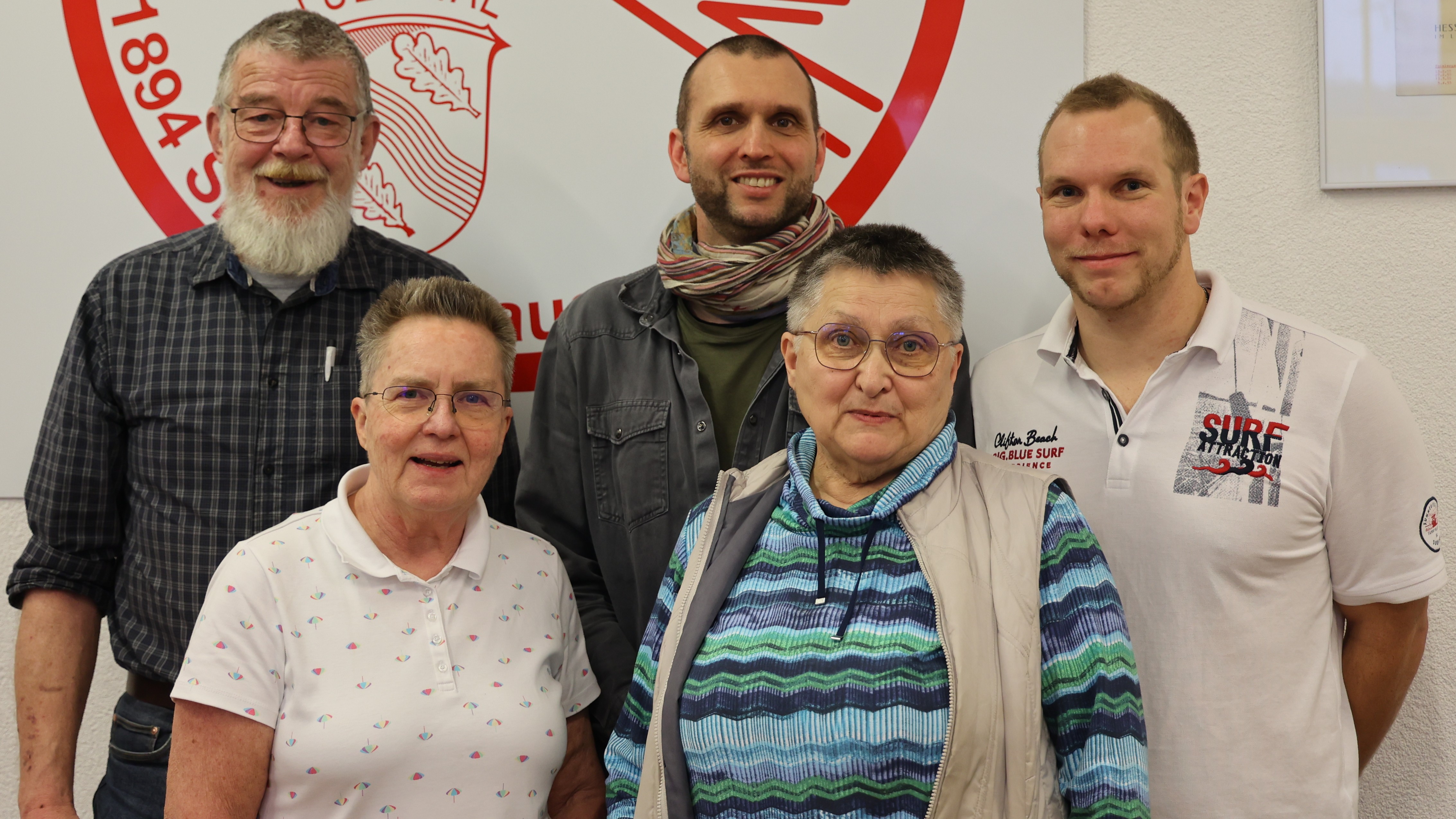 Der Vorstand des Schwimm-Bezirks Nord beim Bezirkstag 2025 in Fuldatal mit (hinten von links) Ernst Peterzelka, Timm Knappe-Gaidies, Carsten Gerke sowie (davor:) Edelgard Behrje-Lieberknecht, Jutta Weidner-Jäger.